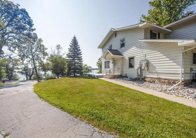2nd image of 1104 W Lake Dr, Detroit Lakes, MN 56501 | MLS# 7114762