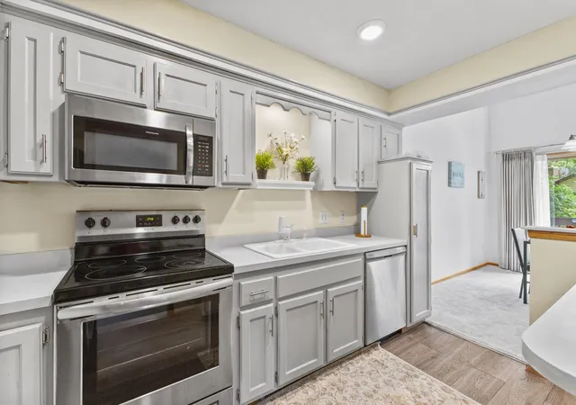 Photo 3 of Single family home for sale at 5662 Royal Oaks Dr, Saint Paul, MN 55126 | MLS# 7114780 | Listing updated on 2026-10-20