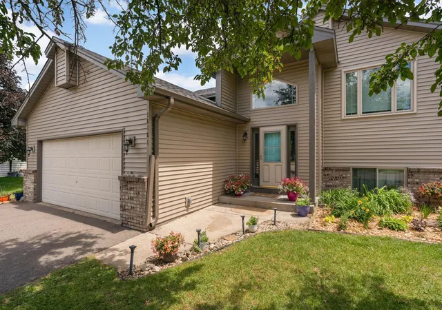 3rd image of 18181 Ironton St Nw, Elk River, MN 55330 | MLS# 7114793