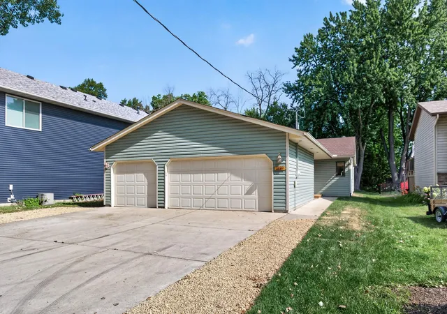 1st image of 1819 9th Ave Se, Forest Lake, MN 55025 | MLS# 7114799