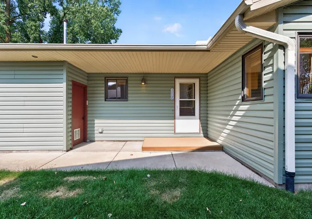 Photo 3 of Single family home for sale at 1819 9th Avenue Se, Forest Lake, MN 55025 | MLS# 7114799 | Listing updated on 2026-08-30