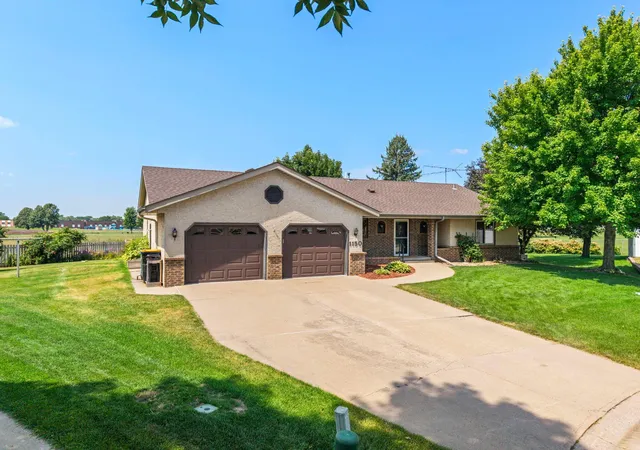 Photo 3 of Sale Pending at 1150 Menke Cir, Shakopee, MN 55379 | MLS# 7114808 | Listing updated on 2026-09-18