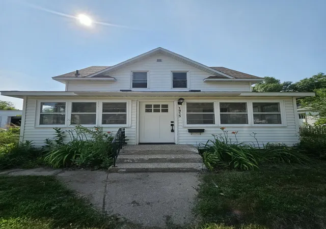 Photo 2 of Single family home for sale at 1015 1st Street Se, Wadena, MN 56482 | MLS# 7114821 | Listing updated on 2026-08-18