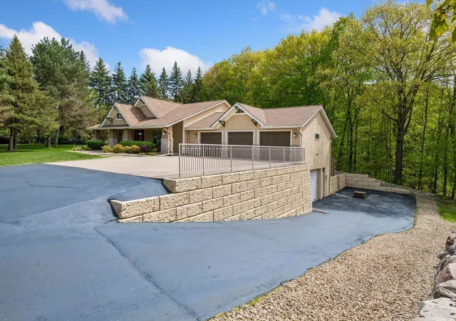 2nd image of 18677 Ponderosa Ct, Eden Prairie, MN 55347 | MLS# 7114866