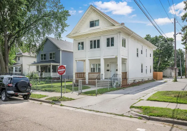 1st image of 1237 Knox Ave N, Minneapolis, MN 55411 | MLS# 7114876