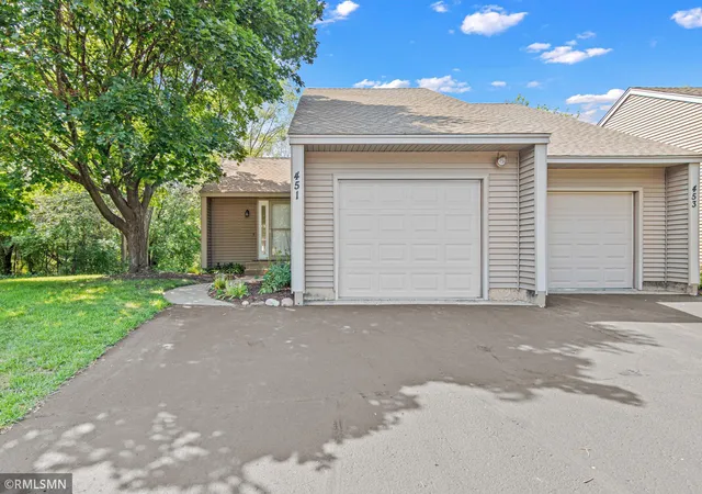 1st image of 451 Hunter Hill Rd, Hudson, WI 54016 | MLS# 7114911