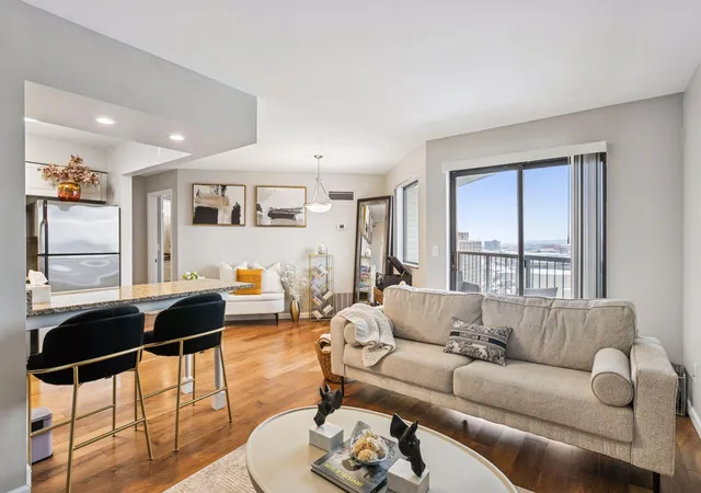Listing Photo 1 - Condo for sale in building located at 78 10th St E, St. Paul, MN 55101 - Unit #1710