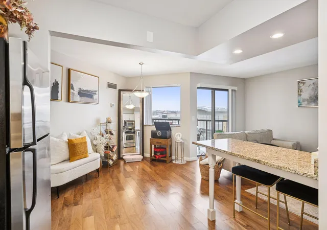 Listing Photo 2 - Condo for sale in building located at 78 10th St E, St. Paul, MN 55101 - Unit #1710