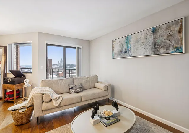Listing Photo 3 - Condo for sale in building located at 78 10th St E, St. Paul, MN 55101 - Unit #1710