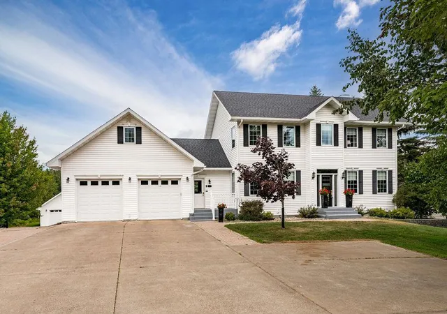 1st image of 2827 Parkwood Ln, Duluth, MN 55811 | MLS# 7114924
