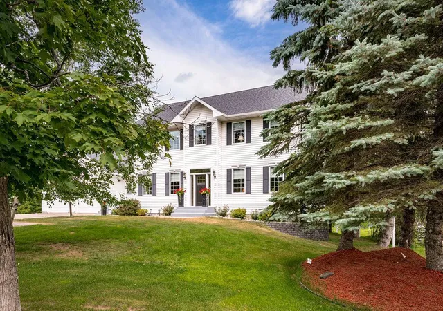 3rd image of 2827 Parkwood Ln, Duluth, MN 55811 | MLS# 7114924