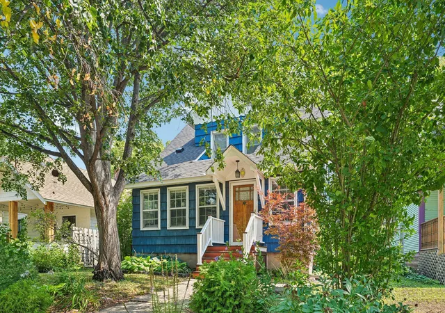 Photo 2 of Single family home for sale at 876 18th Avenue Se, Minneapolis, MN 55414 | MLS# 7114932 | Listing updated on 2026-08-28