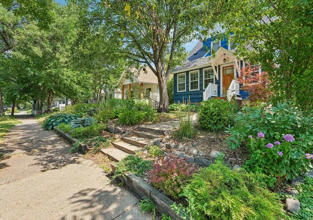 Photo 4 of Single family home for sale at 876 18th Avenue SE, Minneapolis, MN 55414 | MLS# 7114932 | Listing updated on 2026-08-28