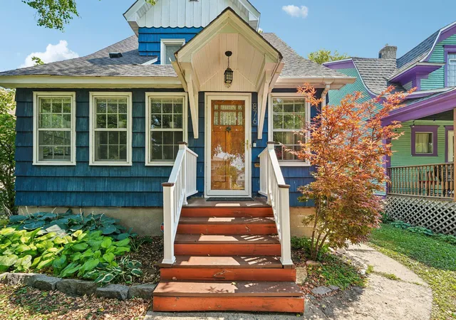 Photo 5 of Single family home for sale at 876 18th Avenue SE, Minneapolis, MN 55414 | MLS# 7114932 | Listing updated on 2026-08-28