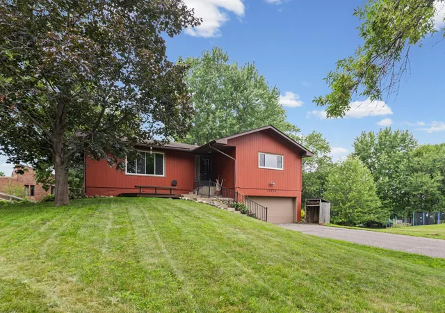 Photo 4 of Single family home for sale at 12916 1st Avenue S, Burnsville, MN 55337 | MLS# 7114949 | Listing updated on 2026-09-02