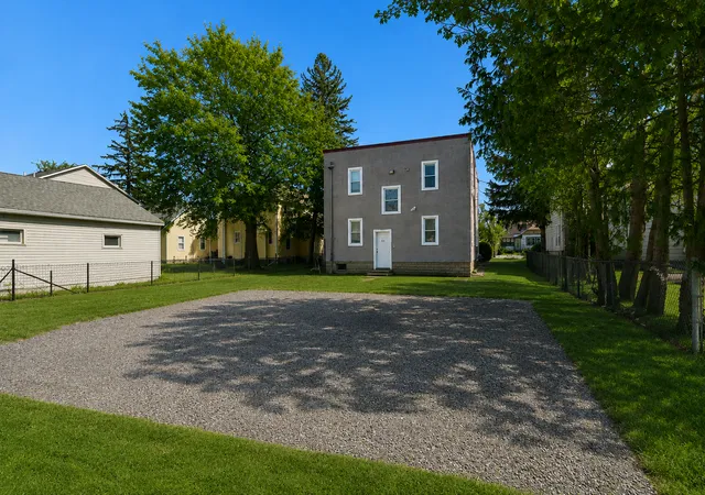 Listing Photo 2 - Condo for sale in building located at 4333 Fremont Ave N, Minneapolis, MN 55412 - Unit #