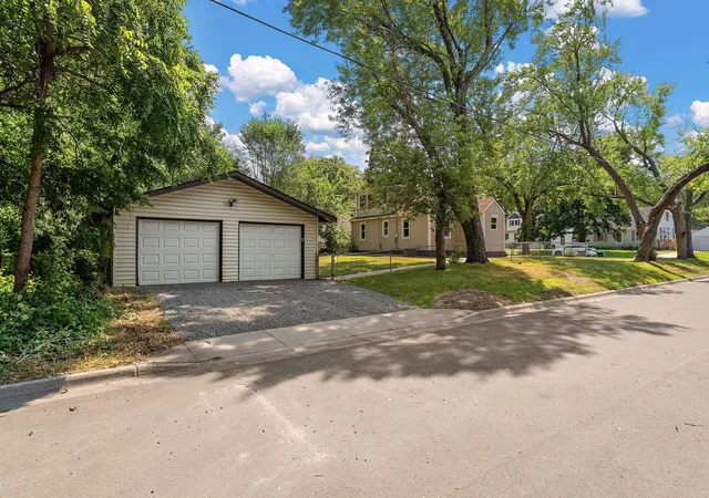 Photo 3 of Sale Pending at 1929 Jerrold Ave, Saint Paul, MN 55112 | MLS# 7114952 | Listing updated on 2026-09-03