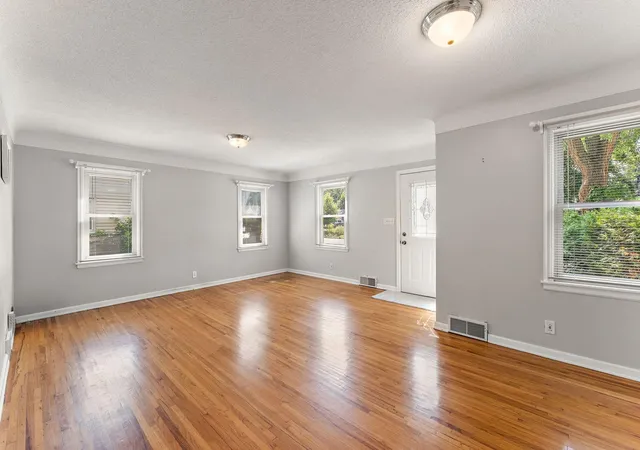 Photo 4 of Sale Pending at 1929 Jerrold Ave, Saint Paul, MN 55112 | MLS# 7114952 | Listing updated on 2026-09-03