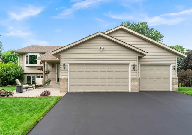 Photo 1 of Single family home for sale at 14807 Colorado Ave, Rosemount, MN 55068 | MLS# 7114985 | Listing updated on 2026-07-27