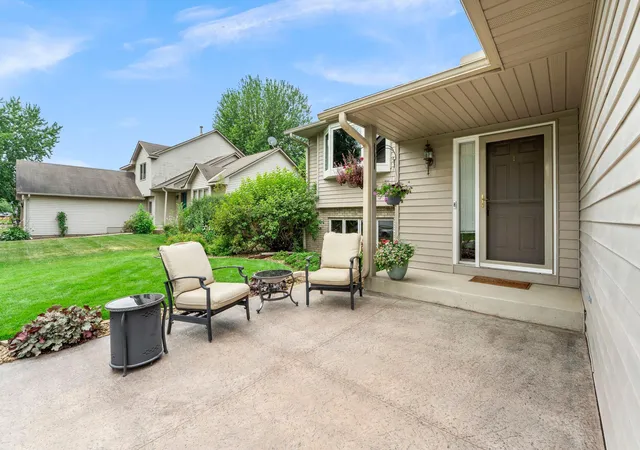 Photo 3 of Single family home for sale at 14807 Colorado Ave, Rosemount, MN 55068 | MLS# 7114985 | Listing updated on 2026-07-27