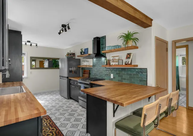 Photo 4 of Sale Pending at 2914 Randolph St NE, Minneapolis, MN 55418 | MLS# 7114995 | Listing updated on 2026-08-19