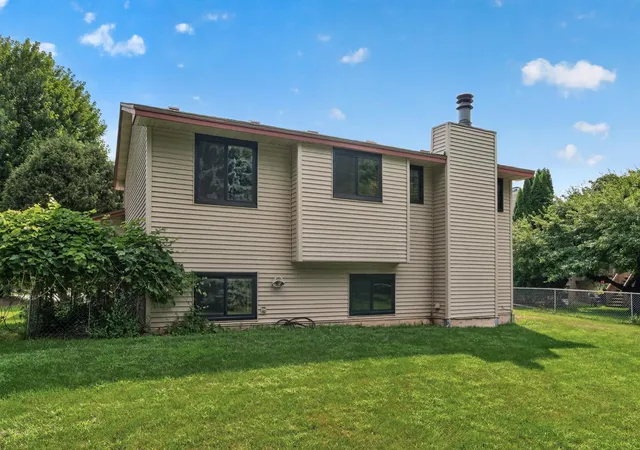 38th image of 7238 Taffy Wy, Eden Prairie, MN 55346 | MLS# 7115004