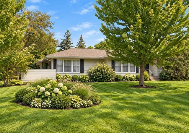 Photo 2 of Single family home for sale at 501 Sumner St E, Northfield, MN 55057 | MLS# 7115005 | Listing updated on 2026-09-26