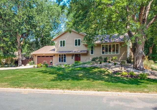 Photo 1 of Single family home for sale at 1395 Farmdale Rd, Saint Paul, MN 55118 | MLS# 7115059 | Listing updated on 2026-09-04