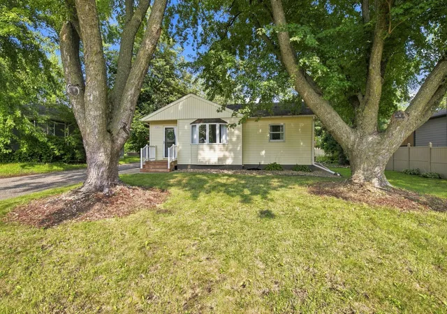 Photo 3 of Single family home for sale at 2130 Grand Ave, Albert Lea, MN 56007 | MLS# 7115063 | Listing updated on 2026-08-20