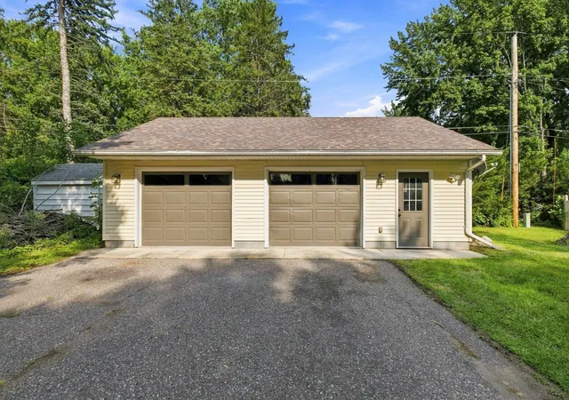 49th image of 2130 Grand Ave, Albert Lea, MN 56007 | MLS# 7115063