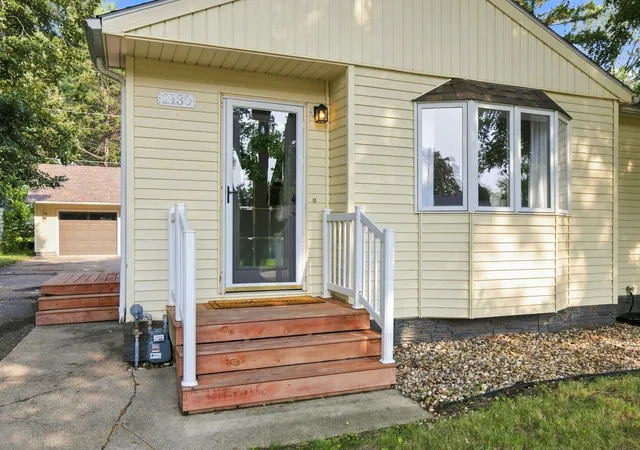 Photo 3 of Single family home for sale at 2130 Grand Ave, Albert Lea, MN 56007 | MLS# 7115063 | Listing updated on 2026-08-20