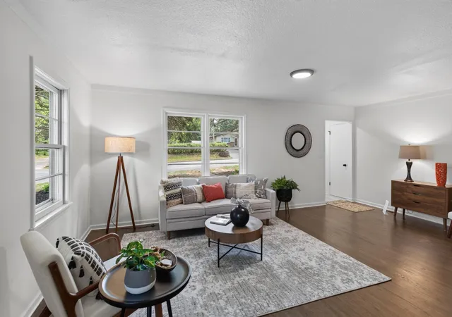 Photo 2 of Sale Pending at 837 Mcknight Rd N, Saint Paul, MN 55119 | MLS# 7115071 | Listing updated on 2026-10-23