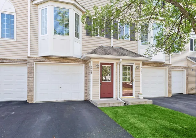 20th image of 7764 Arboretum Vlg, Chanhassen, MN 55317 | MLS# 7115074