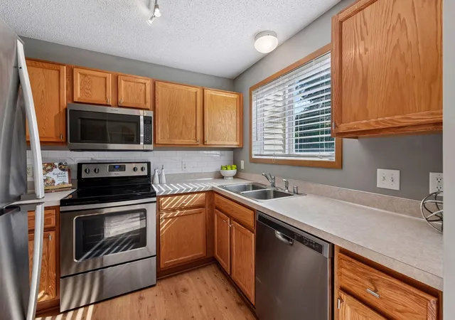 5th image of 7764 Arboretum Vlg, Chanhassen, MN 55317 | MLS# 7115074