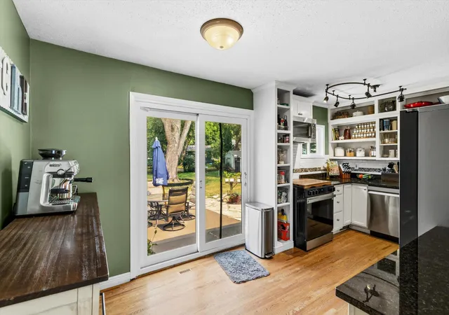 Photo 3 of Single family home for sale at 2429 Ronald Ave, Saint Paul, MN 55110 | MLS# 7115077 | Listing updated on 2026-10-19