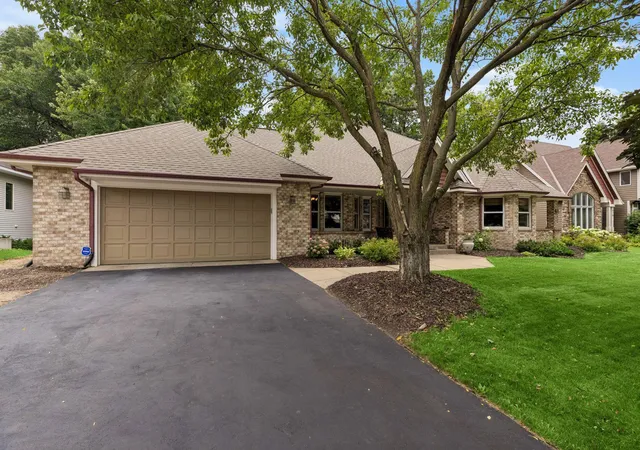 Photo 1 of Sale Pending at 2488 Hillwood Dr E, Saint Paul, MN 55119 | MLS# 7115084 | Listing updated on 2026-08-20