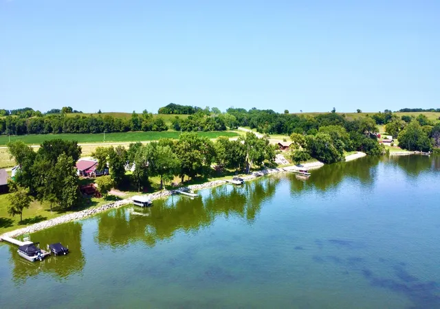 3rd image of 83177 Salmonson Dr, Clinton, MN 56225 | MLS# 7115090