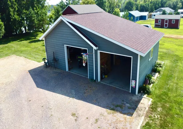 4th image of 83177 Salmonson Dr, Clinton, MN 56225 | MLS# 7115090