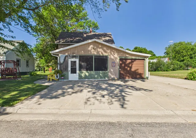 1st image of 286 Park Ave, Saint Martin, MN 56376 | MLS# 7115095
