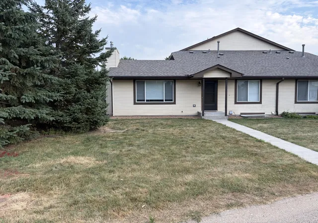 42nd image of 6775 Gretchen Ln N, Saint Paul, MN 55128 | MLS# 7115096