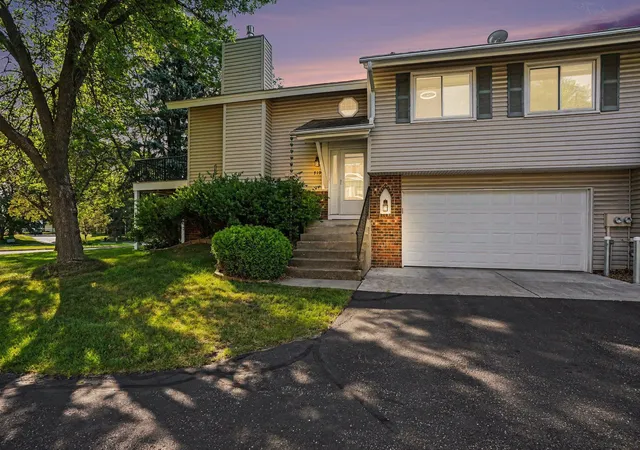 Photo 1 of Single family home for sale at 719 Evergreen Ct, Burnsville, MN 55337 | MLS# 7115103 | Listing updated on 2026-08-29