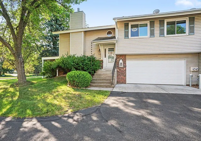 Photo 2 of Single family home for sale at 719 Evergreen Ct, Burnsville, MN 55337 | MLS# 7115103 | Listing updated on 2026-08-29