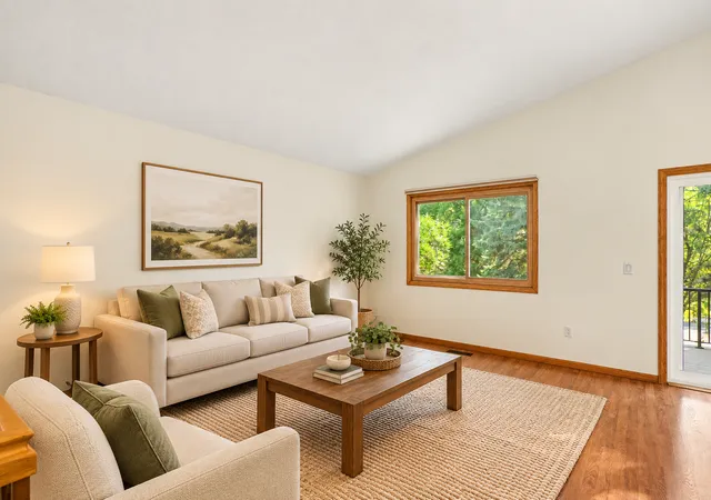 Photo 4 of Single family home for sale at 719 Evergreen Ct, Burnsville, MN 55337 | MLS# 7115103 | Listing updated on 2026-10-19