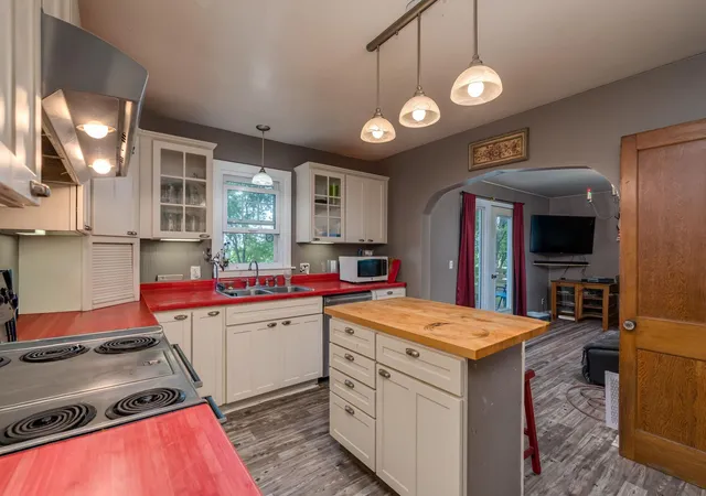 Photo 4 of Single family home for sale at 22082 State Hwy 60, Madison Lake, MN 56063 | MLS# 7115124 | Listing updated on 2026-09-01