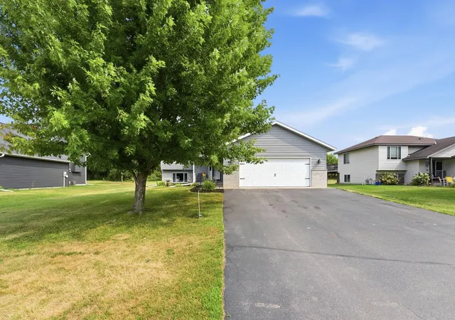 2nd image of 1106 9th St Ne, Milaca, MN 56353 | MLS# 7115139