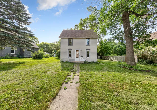 Photo 2 of Sale Pending at 1519 N 4th Street, Mankato, MN 56001 | MLS# 7115185 | Listing updated on 2026-09-01