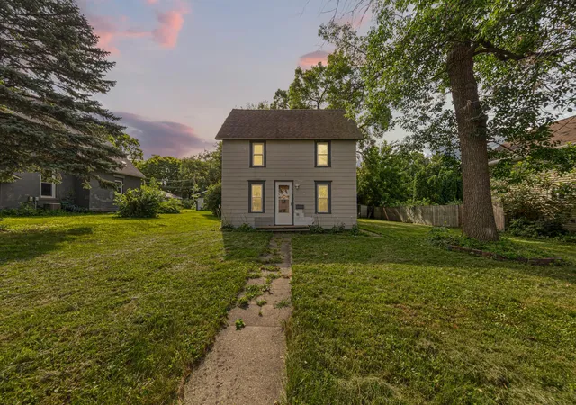 Photo 3 of Sale Pending at 1519 N 4th Street, Mankato, MN 56001 | MLS# 7115185 | Listing updated on 2026-09-01