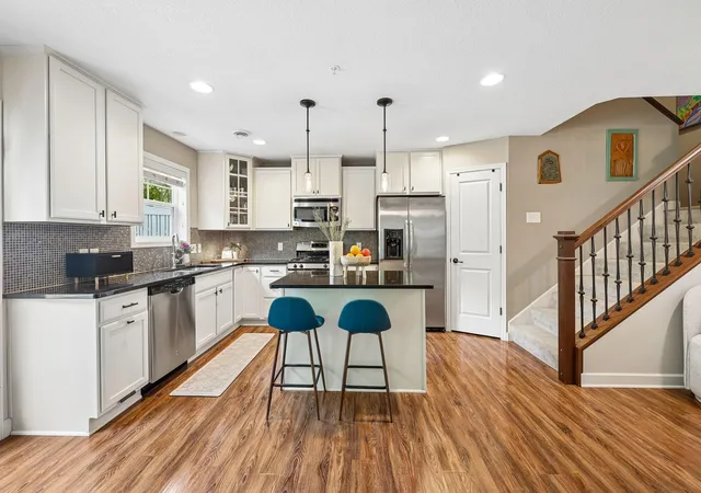 2nd image of 3247 Red Oak Trl, Hamel, MN 55340 | MLS# 7115191