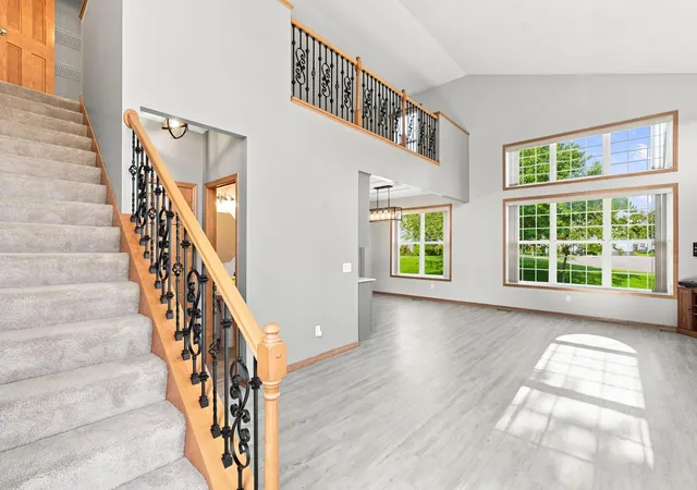 Photo 3 of Single family home for sale at 7143 Arthur Dr, Saint Paul, MN 55125 | MLS# 7115199 | Listing updated on 2026-09-19