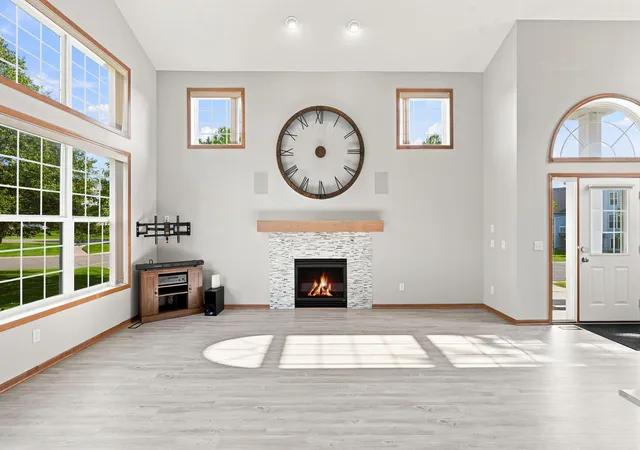 Photo 4 of Single family home for sale at 7143 Arthur Dr, Saint Paul, MN 55125 | MLS# 7115199 | Listing updated on 2026-09-19